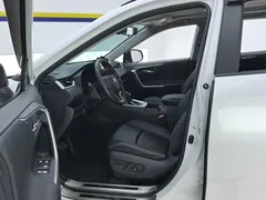 2023 Toyota RAV4 2.0L CVT 2WD Plus, белый — фото 9