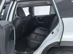 2023 Toyota RAV4 2.0L CVT 2WD Plus, белый — фото 11