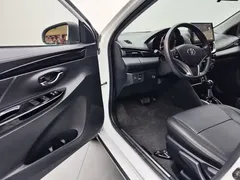 2022 Toyota Yaris L Zhixuan X 1.5L CVT PLUS, белый — фото 9