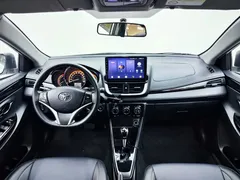 2022 Toyota Yaris L Zhixuan X 1.5L CVT PLUS, белый — фото 10