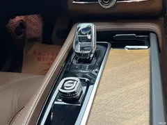 2023 Volvo XC90 B5 Zhixing Luxury 5-seater, чёрный — фото 8