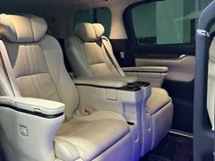 2021 Toyota Alphard Hybrid 2.5L Premium, белый — фото 15
