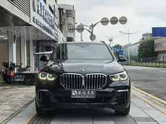 2022 BMW X5 40Li M, чёрный — фото 2