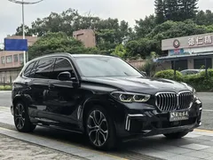 2022 BMW X5 40Li M, чёрный — фото 3