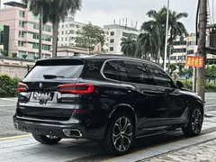2022 BMW X5 40Li M, чёрный — фото 4