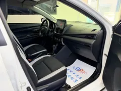 2021 Toyota Yaris L Zhixuan X 1.5L CVT Premium, белый — фото 6