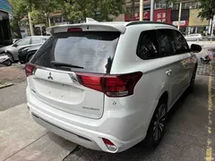 2021 Mitsubishi Outlander 2.0L 2WD Enjoy 5 seats, белый — фото 2