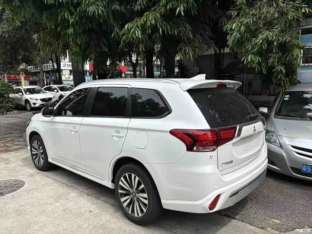2021 Mitsubishi Outlander 2.0L 2WD Enjoy 5-seat