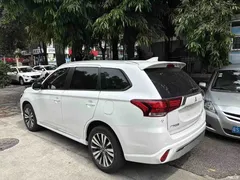 2021 Mitsubishi Outlander 2.0L 2WD Enjoy 5 seats, белый — фото 3