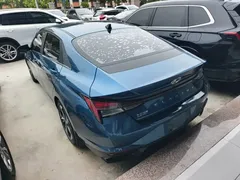 2021 Hyundai Elantra 1.5L CVT LUX Premium, синий — фото 5