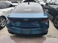 2021 Hyundai Elantra 1.5L CVT LUX Premium, синий — фото 6
