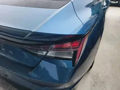 2021 Hyundai Elantra 1.5L CVT LUX Premium, синий — фото 8