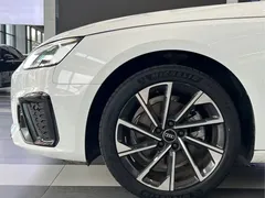 2023 Audi A4L 40 TFSI, белый — фото 10