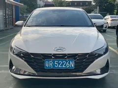 2022 Hyundai Elantra 1.5L CVT LUX Premium, белый — фото 2