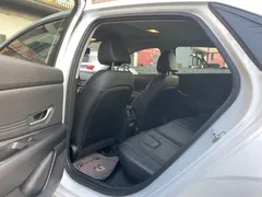 2022 Hyundai Elantra 1.5L CVT LUX Premium, белый — фото 5