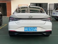 2022 Hyundai Elantra 1.5L CVT LUX Premium, белый — фото 8