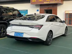 2022 Hyundai Elantra 1.5L CVT LUX Premium, белый — фото 10