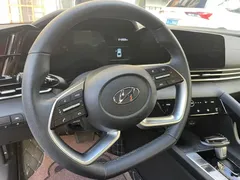 2022 Hyundai Elantra 1.5L CVT LUX Premium, белый — фото 15