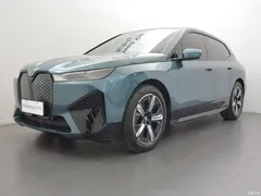 2022 BMW iX xDrive40, синий — фото 10