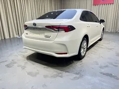 2021 Toyota Corolla Hybrid 1.8L E-CVT Elite, белый — фото 4
