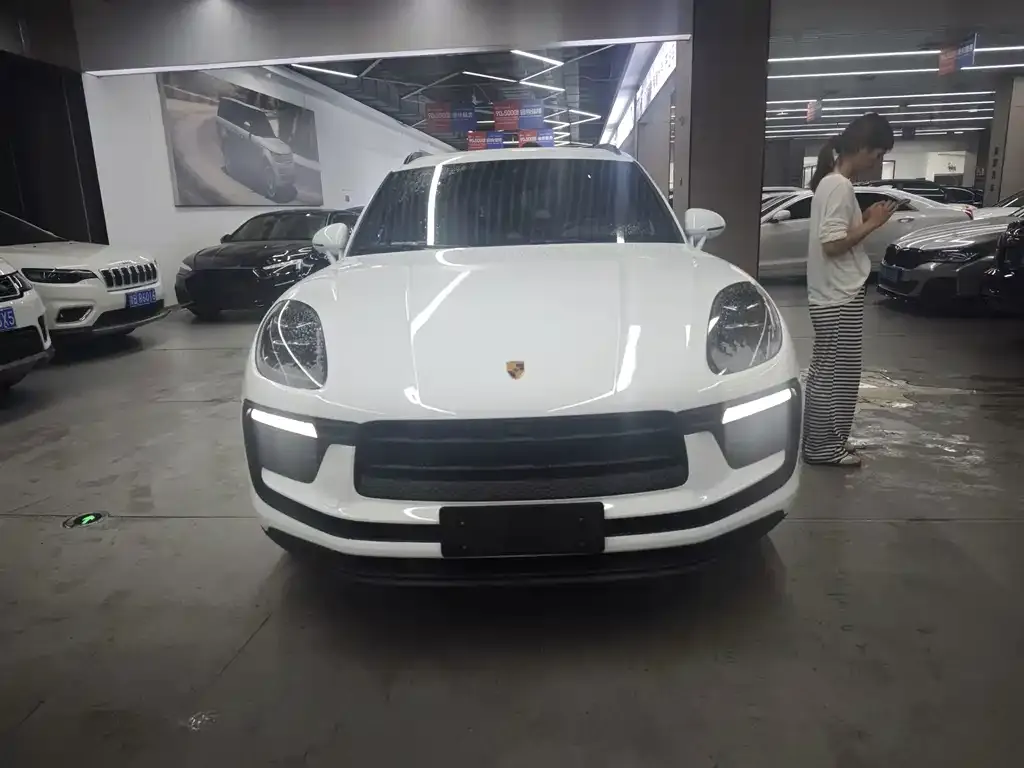 2022 Porsche Macan 2.0T