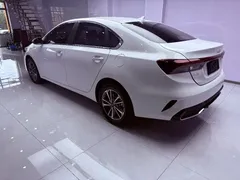 2023 Kia Cerato 1.5L CVT Luxury, белый — фото 4