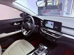 2023 Kia Cerato 1.5L CVT Luxury, белый — фото 20