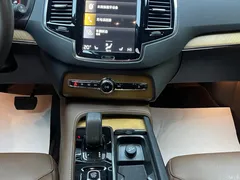 2021 Volvo XC90 B6 Zhiyi Luxury 7-seater, чёрный — фото 8
