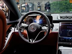 2023 Mercedes-Benz S-Class New Energy modified S 450 e L plug-in hybrid sedan, чёрный — фото 16