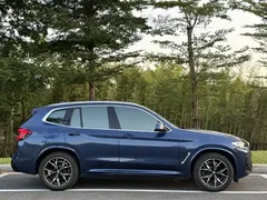 2022 BMW X3 xDrive25i M, синий — фото 5