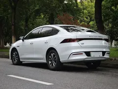 2024 BYD Qin PLUS DM-i 55KM, белый — фото 16