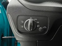 2022 Audi Q2L 35 TFSI Sport, синий — фото 19