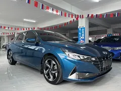 2022 Hyundai Elantra 1.5L CVT LUX Premium, синий — фото 3