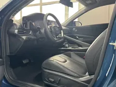 2022 Hyundai Elantra 1.5L CVT LUX Premium, синий — фото 7