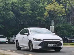 2021 BYD Qin PLUS 55KM, белый — фото 3