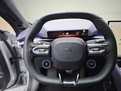 2025 Xpeng P7 750 4WD Ultra — фото 14