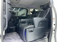2021 Toyota Vellfire Hybrid 2.5L HV Luxury, белый — фото 18