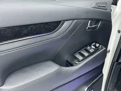 2021 Toyota Vellfire Hybrid 2.5L HV Luxury, белый — фото 19