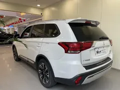 2020 Mitsubishi Outlander 2.0L 2WD Enjoy 7, белый — фото 9