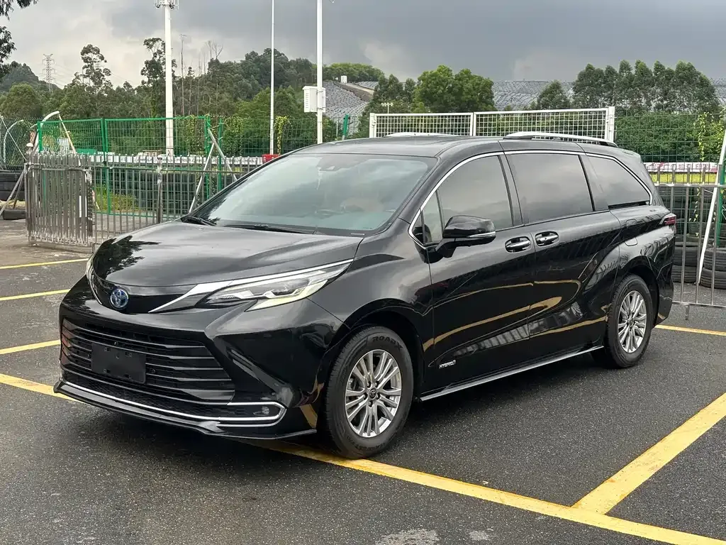 2021 Toyota Sienna 2.5L Hybrid Luxury