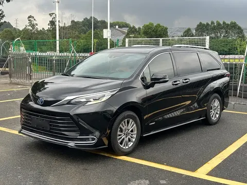 2021 Toyota Sienna 2.5L Hybrid Luxury