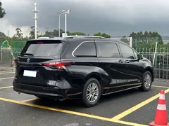 2021 Toyota Sienna 2.5L Hybrid Luxury, чёрный — фото 4