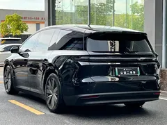 2025 Li Auto i8 Standard, чёрный — фото 3