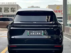 2025 Li Auto i8 Standard, чёрный — фото 4