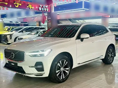 2023 Volvo XC60 4WD Luxury
