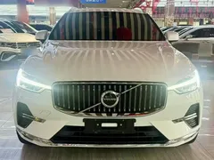 2023 Volvo XC60 4WD Luxury, белый — фото 6