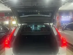 2023 Volvo XC60 4WD Luxury, белый — фото 10