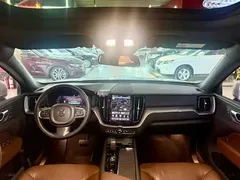 2023 Volvo XC60 4WD Luxury, белый — фото 11