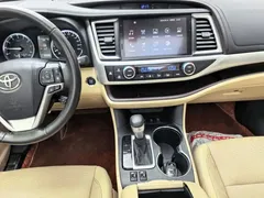 2021 Toyota Highlander 2.0T 4WD Luxury 7, чёрный — фото 8