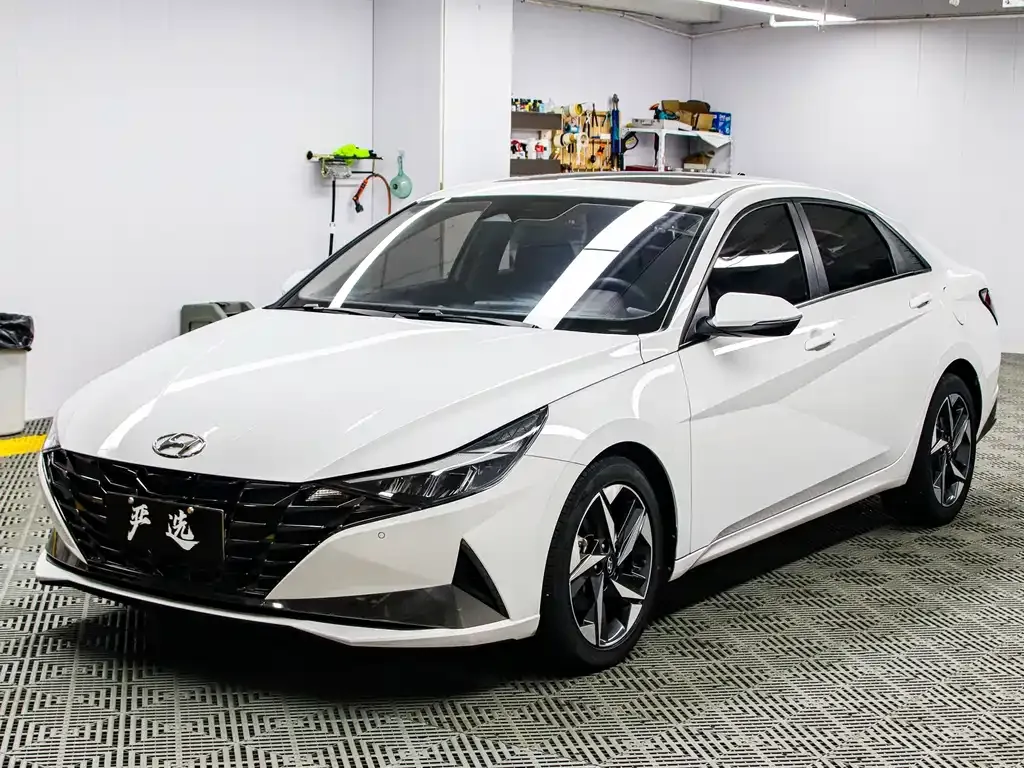 2022 Hyundai Elantra 1.5L CVT LUX Premium